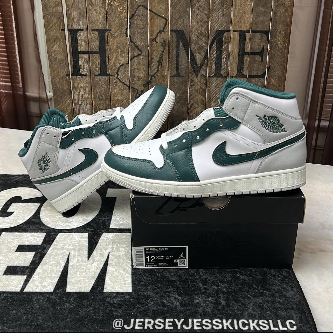 Air Jordan 1 Mid Green/Grey Men’s size 12.5