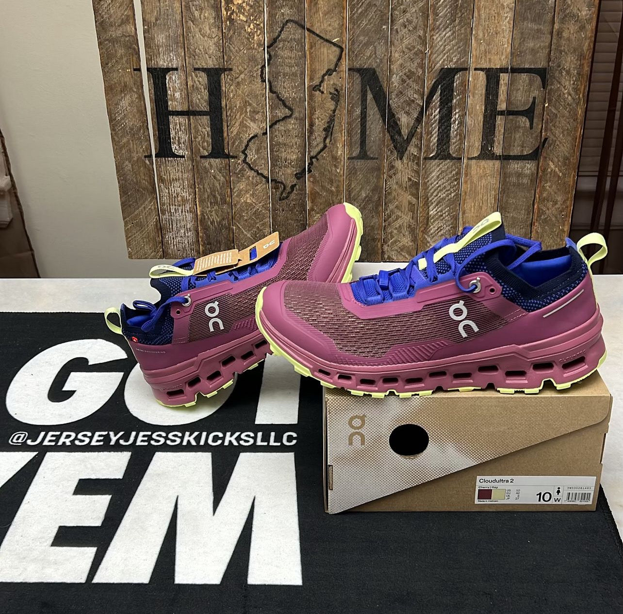 OnCloud Cloudultra 2 Cherry Hay Women’s size 10