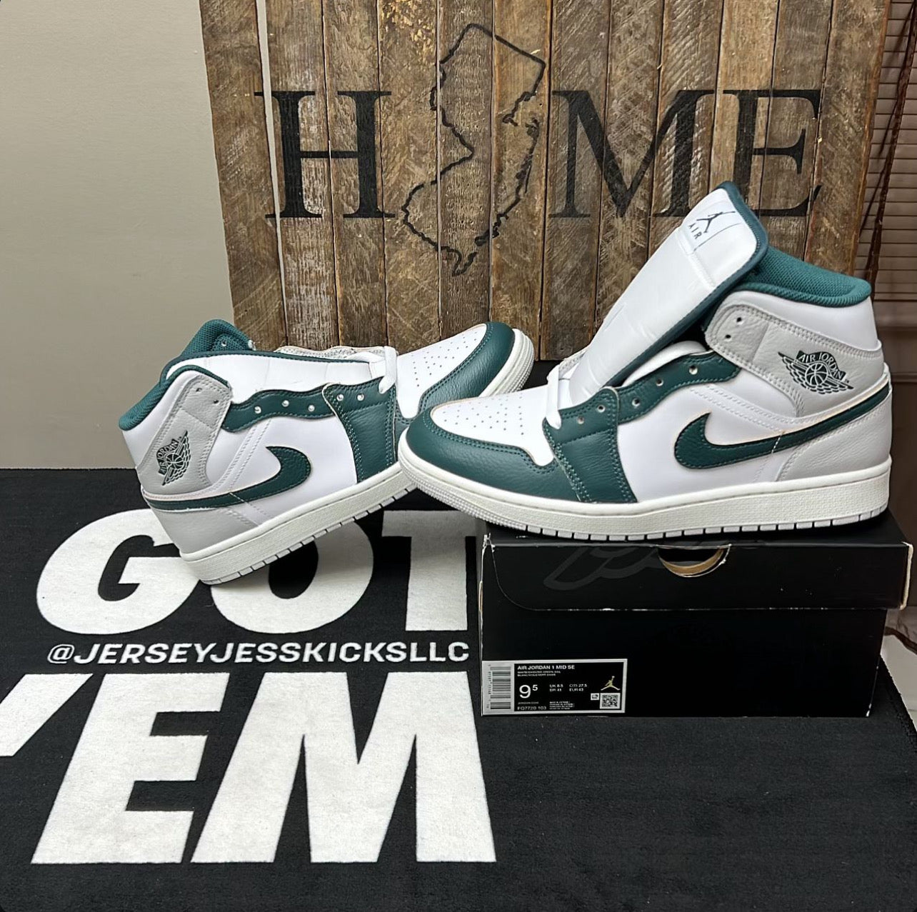 Air Jordan 1 Mid Green/Grey Men’s size 9.5