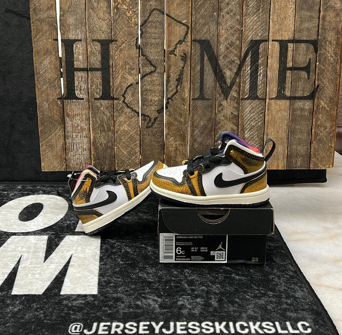 Air Jordan 1 Mid Taxi WearAway Toddler size 6c