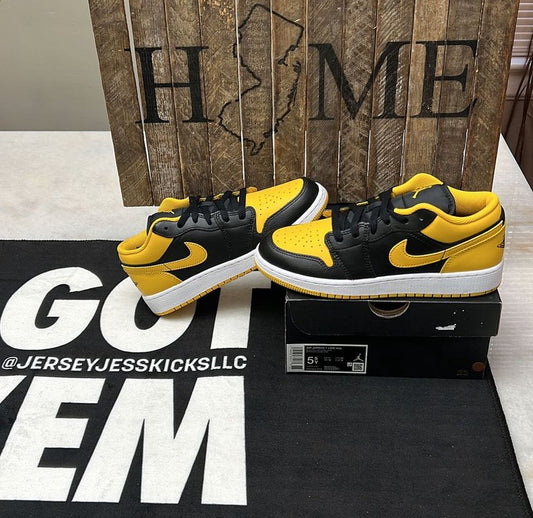 Air Jordan 1 Low Black & Yellow Youth size 5.5