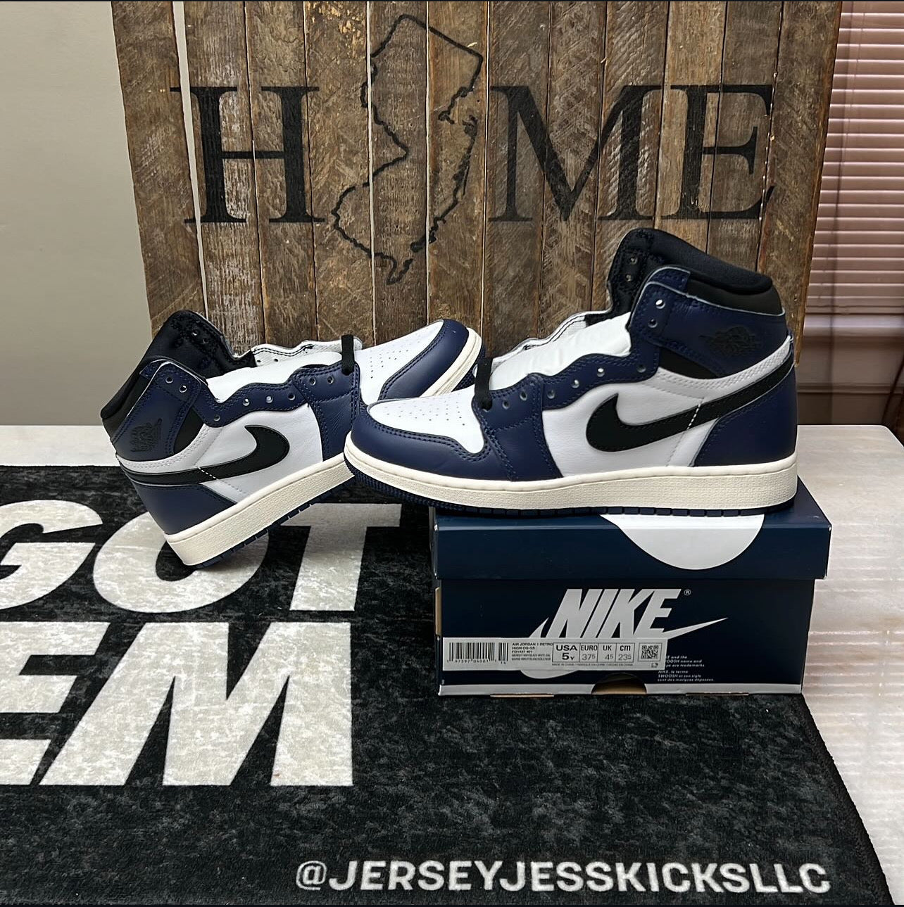 Air Jordan 1 High Midnight Navy Youth size 5