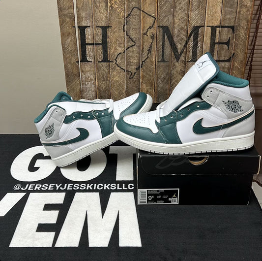 Air Jordan 1 Mid Green/Grey Men’s size 9.5